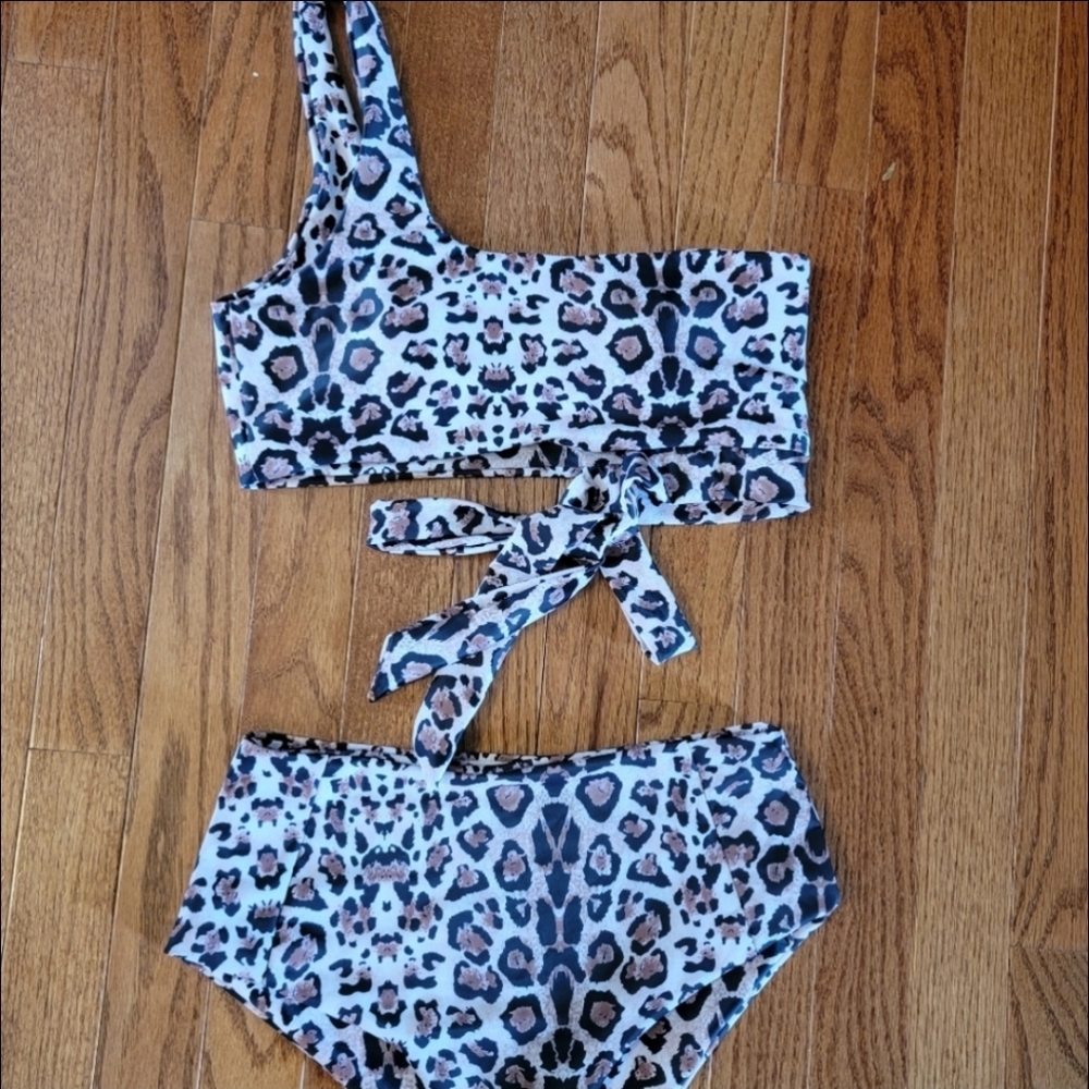 Leopard 2 piece swimsuit